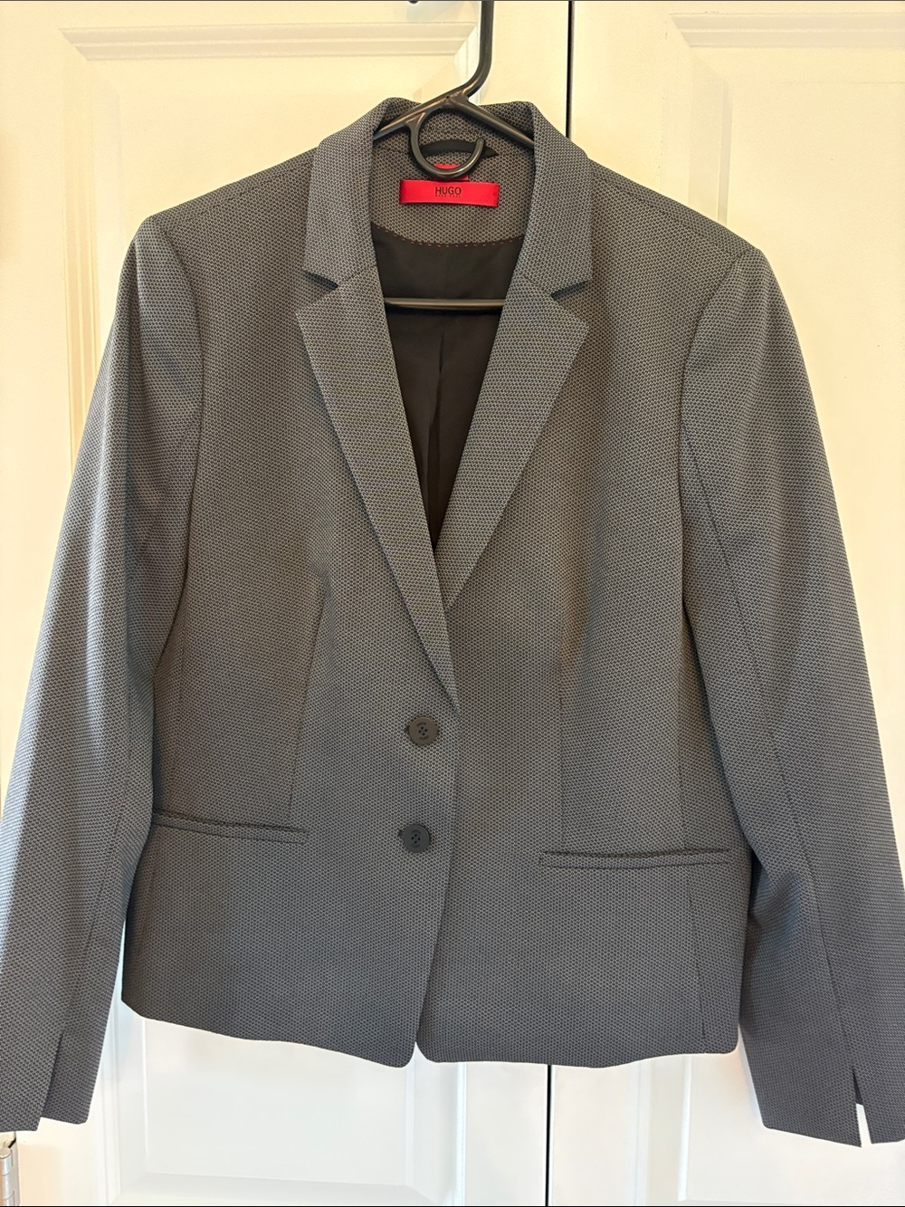 HUGO Women's Gray Textured Two-Button Blazer - Picture 4 of 4